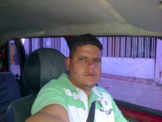 fausto_niga's profile picture. estudiante de ing electrica amante de la vida y con ganas de surguir