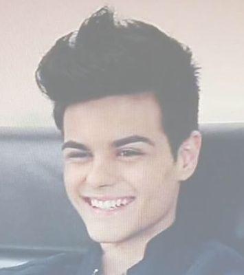 tinista abraham mateo chamorro 25/08/1998♥, JDOM , CD9 mis castores calum tony ruben y JuanCarlos @itziaarmorales mi ejemplo a seguir,@alisonjanebarta mi BFF