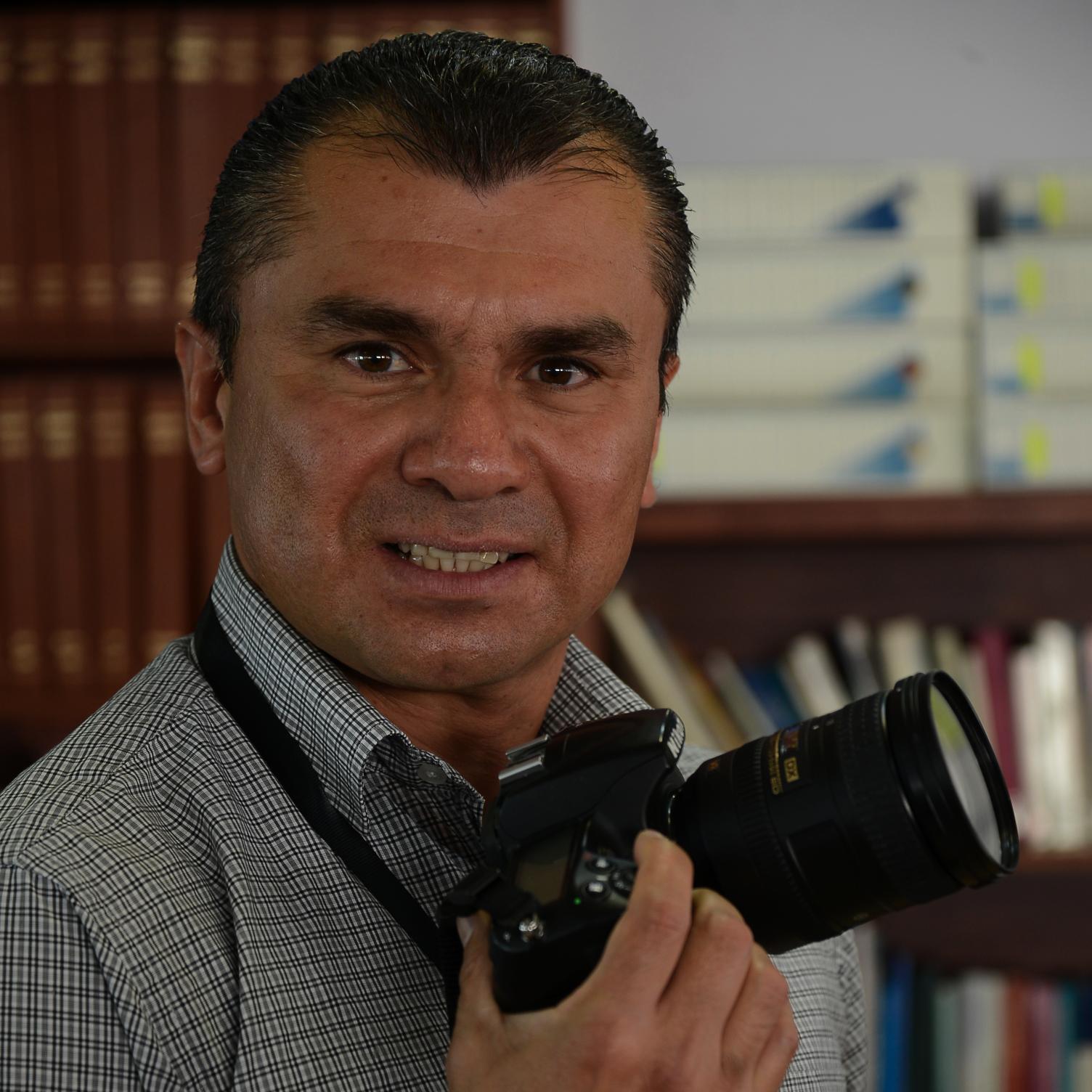 Carlos_Granja_M's profile picture. licenciado en Comunicador Social