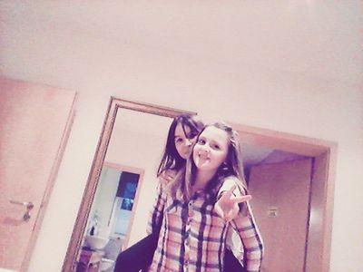 CoraWeich's profile picture. 2cool 4school