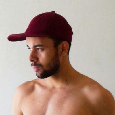 Me dá um beijo ou então, aperta a minha mão, tolice é viver a vida assim, sem aventuras (8) uh que vício rs