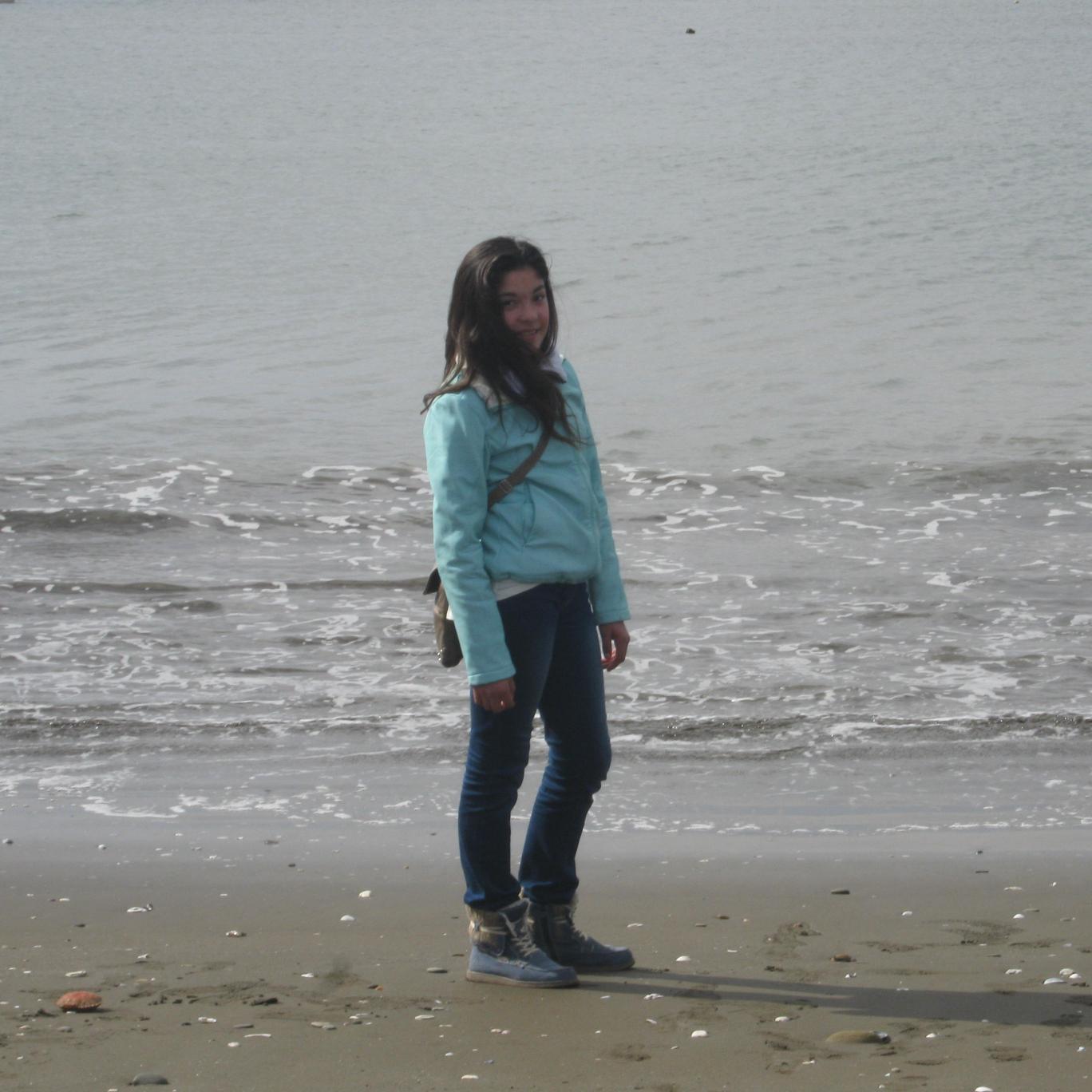 ... http://t.co/3IJGwFozqz Selección Chilena♥
#tomorrowlan es mi sueño me gustan las motos 
e.e.e3