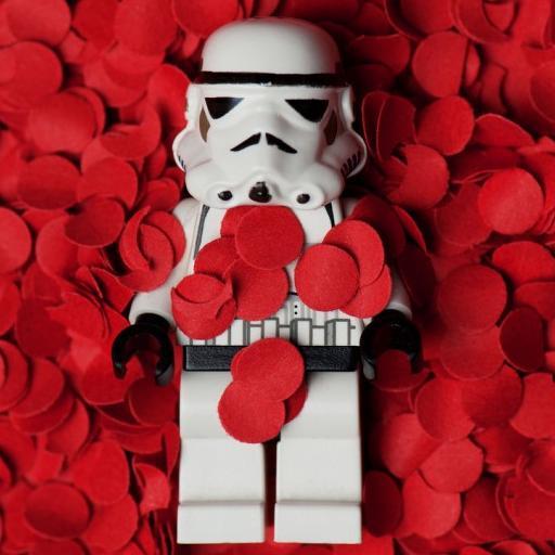 Geek total, celeste de corazón, fanático de la tecnología, la buena música y de Star Wars... ¿se nota no?