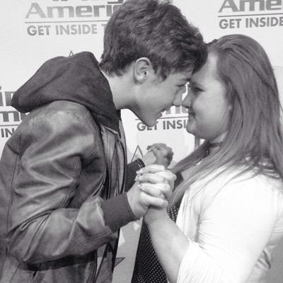 @GabbyftDevin just gave you a free follow ! So go follow her, she follows back 100%.