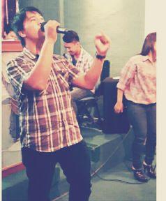 Menjadi yg terbaik ! I'm singer !! .. ☺ | I can do all things in him who strengthens me. -Phil 4:13 |  ♡⌣»̶✽̤̈JESUS✽̤̈  «̶⌣♡ |14 nov 96 ☺ |