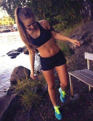 Girls, inbox me your sexiest bikini pics! I tweet pics of the sexiest teens in the world and I also do gain tweets!
#TeamFollowBack #Follow4FollowBack