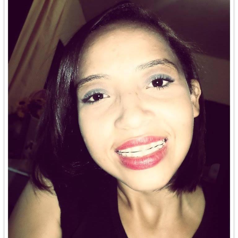 :) ♫♪ Eu prefiro confiar em Ti, Senhor♫♪  Estudante de psicologia,amo a minha família,meus amigos e os meus 6 filhos de 4 patas..rs :) Grata a Deus por tudo!