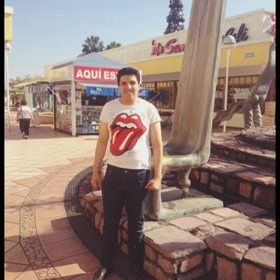Soy amante de la Musica,tambien sigueme en @jonthancruzg1