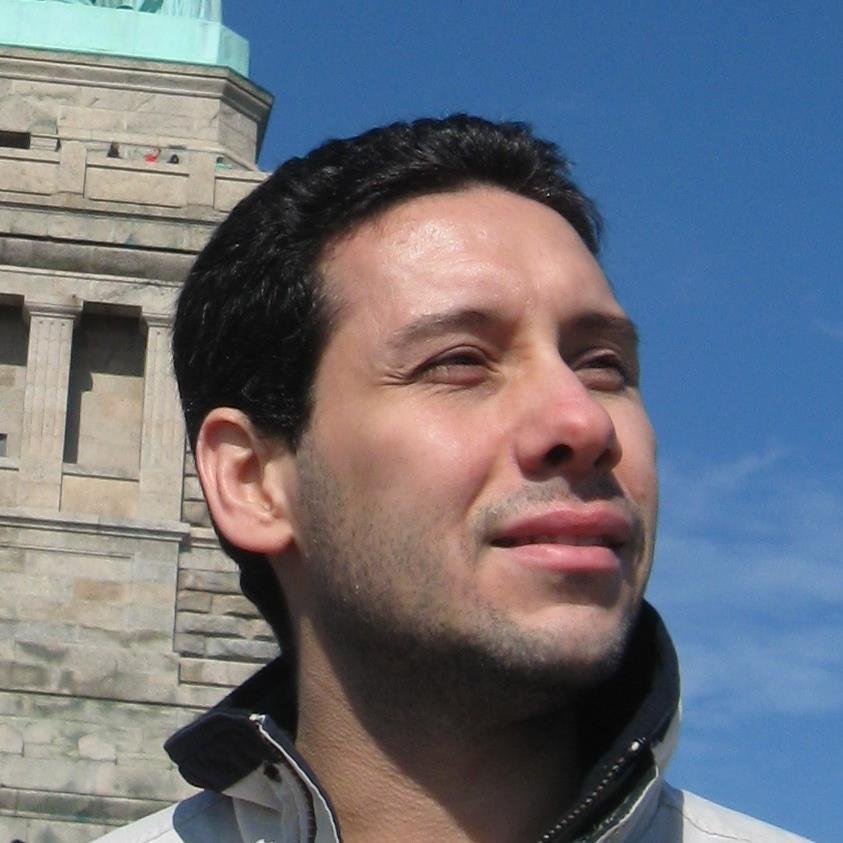 Technologist, IT Pro, Trainer. I write and tweet in English y en Español.