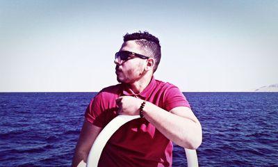 ‏$انا ¤القرصان¤ في البحر والبﻻد$