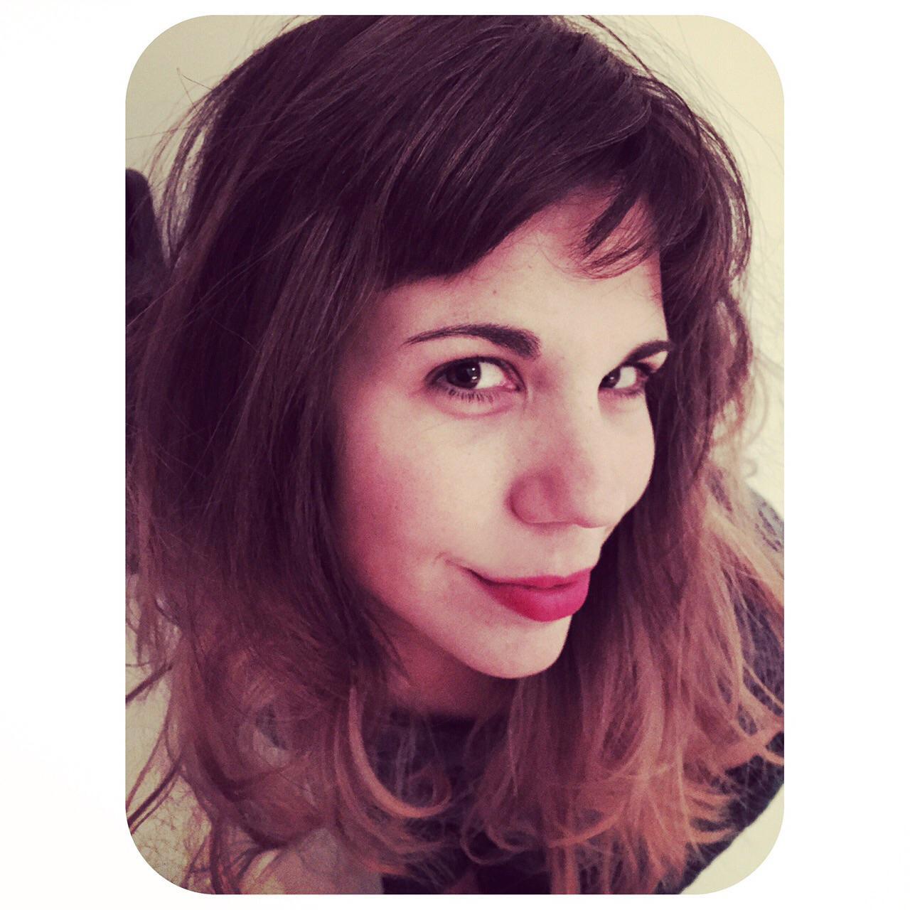 belurobaina's profile picture. Periodista / Social Media Manager. Ah! tambien canto y hago tortas. https://t.co/notNAMVYbi https://t.co/OtHGJGlCki