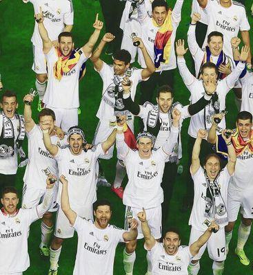De Madrid al cielo pasando por el Bernabéu.

Madridistas de bien