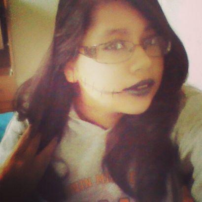 i love Vic Fuentes and Kellin Quinn 
Love Bands