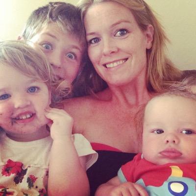 Mama of 4 #freerangekids, partner to farmer @biglydiate. Environmentally concerned, #organicfood #sustainableliving #farming, breast feeding advocate.