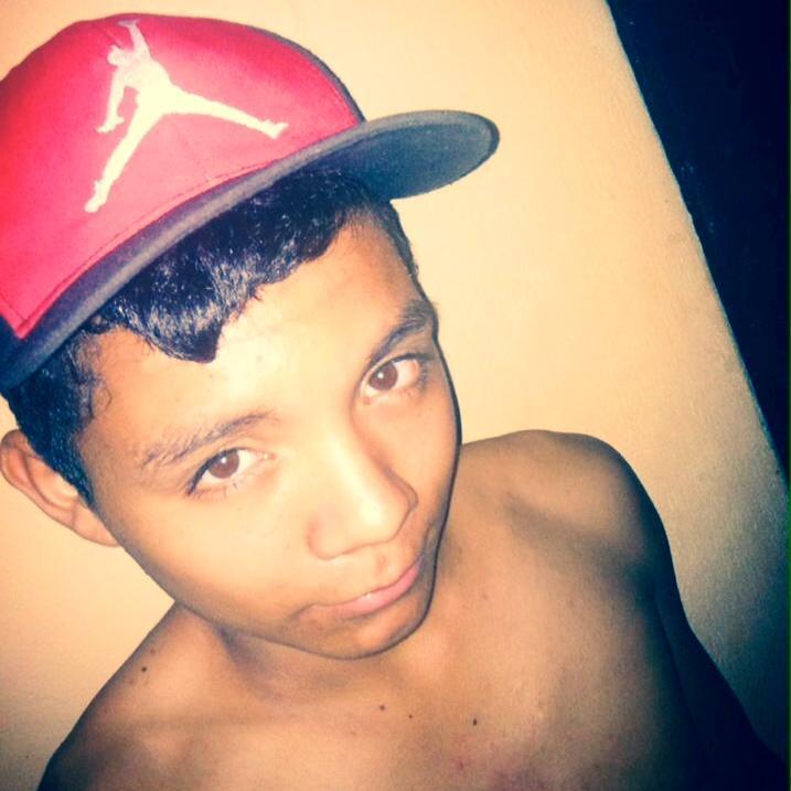 wilsonraine08's profile picture. Tan solo vive mientras puedas........