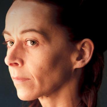 Sou melhor que a Catelyn. Amo o Petyr e ele me ama  Mãe de Robert Arryn #fakewesterosbr
