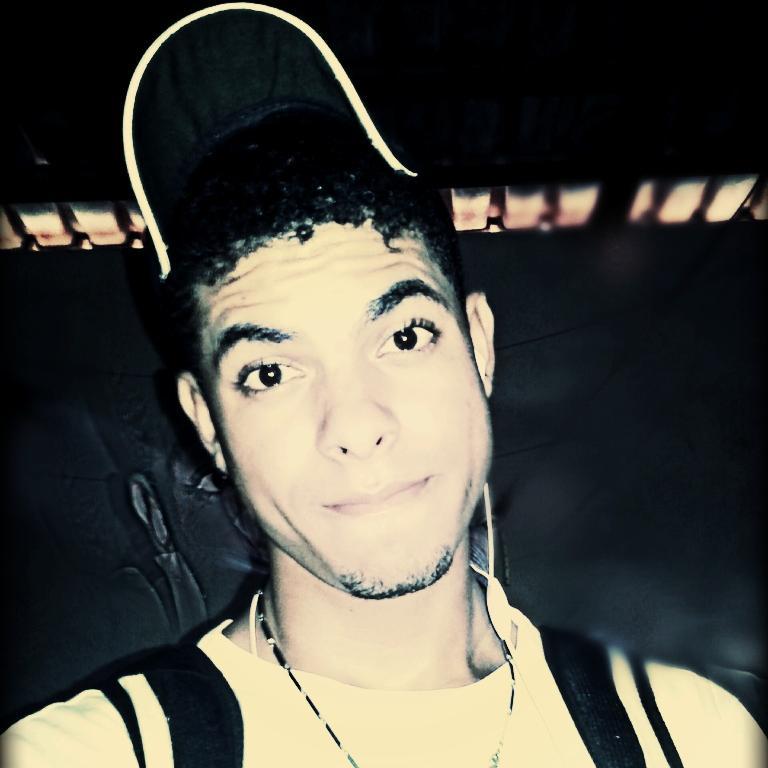 WhatsApp : (63) 8484 - 1332