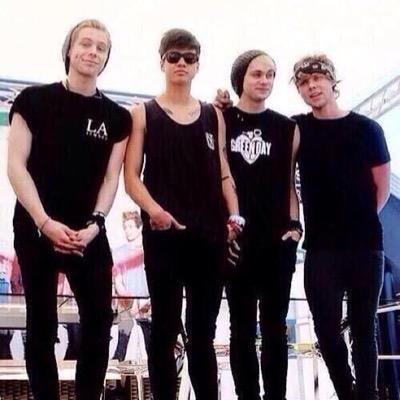 5 Seconds  Of  Summer update account!! Lots of love for a great band!