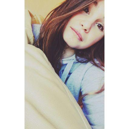 hi... i'm italian directioner. my best friend is clarissa. i live for her and for music❤❤