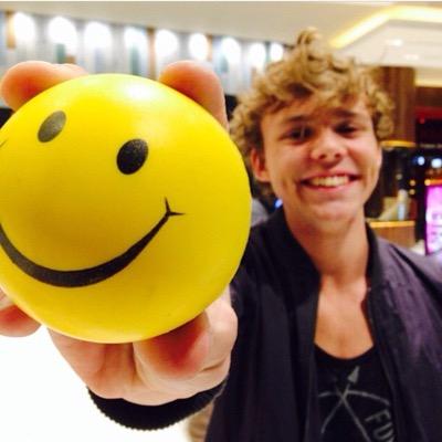 Pls follow @OhDamn_its_Rita bc she gave you this follow