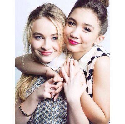 Serie de @disneychannel 
El mundo de Riley
. Todos los episodios nuevos en We love viernes de @Disneychannel ❤❤