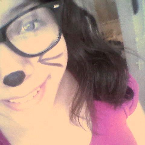 Cuando siento mariposas en mi estomago simplemente las ahogo tomando agua // .III. // Larcha :,3 // Otaku-Hipster :D