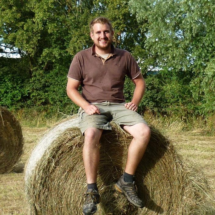Father to two girls & a boy, husband,homesteader, veg gardener, chicken keeper, preserver,love writing, cooking & baking. Passionate carpenter by trade