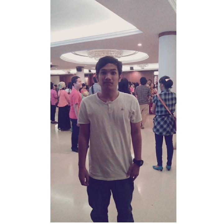 chairoel_m's profile picture. damaged