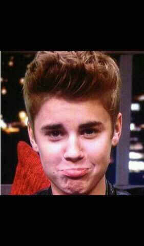 my favourite singer is michael jackson MJ FOREVER and i'm belieber,directioner... #team dz