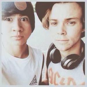 0/5 1D | 0/4 5sos | 2/4 vamps