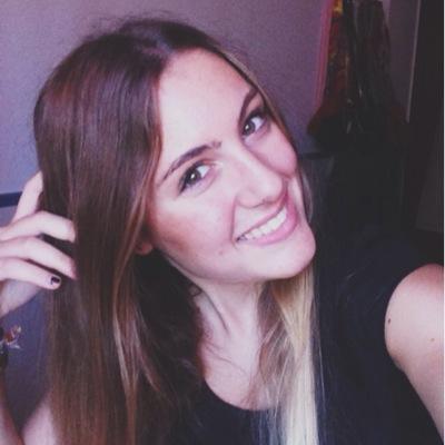 cristinacueva's profile picture. 