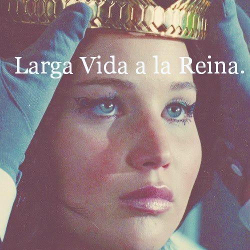 Soy la sacerdotiza de un castillo de arena en una tierra de luz y estrellas       -Dias de sangre y resplandor