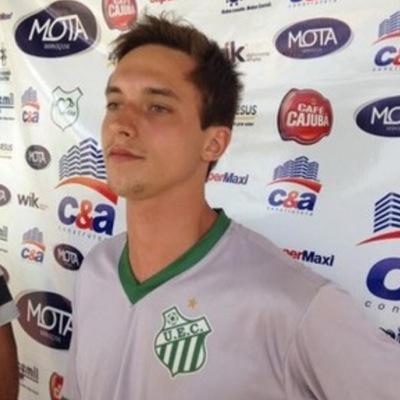 Jogador de futebol do Uberlandia Esporte/ Brazilian footballer for U.E.C - Ex Seattle Sounders ⚽️ Proud Michigan Alum 〽️ (2010-2013) Instagram: @fabiopereira_21