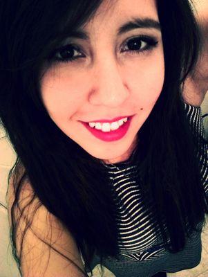 me gusta la música..y salir a bailar :)