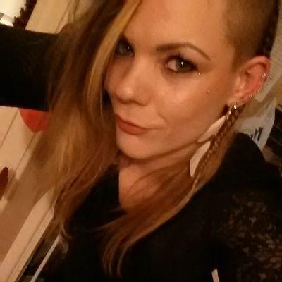 Tattooed, Pierced, Creative, free Minded Speaker ♡ Foodie, Fashion, vinyl, Art & Design.