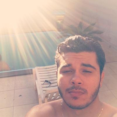 Não me descrevo pois sou ilimitado! (h'