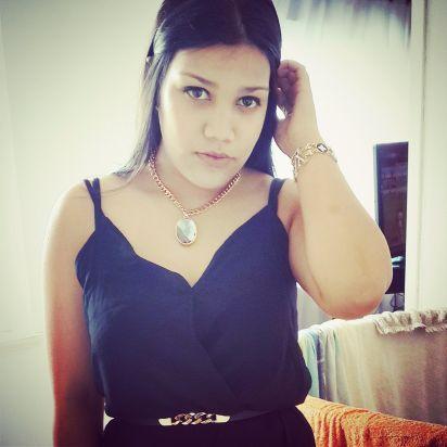 ChloeHardenberg's profile picture. 