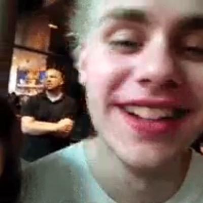 follow @angelcliffords if u wanna get freaky