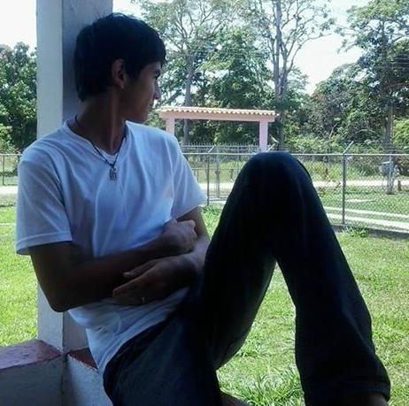 AALM♥.. La vida no te enseña a ser fuerte, Te obliga aserlo...