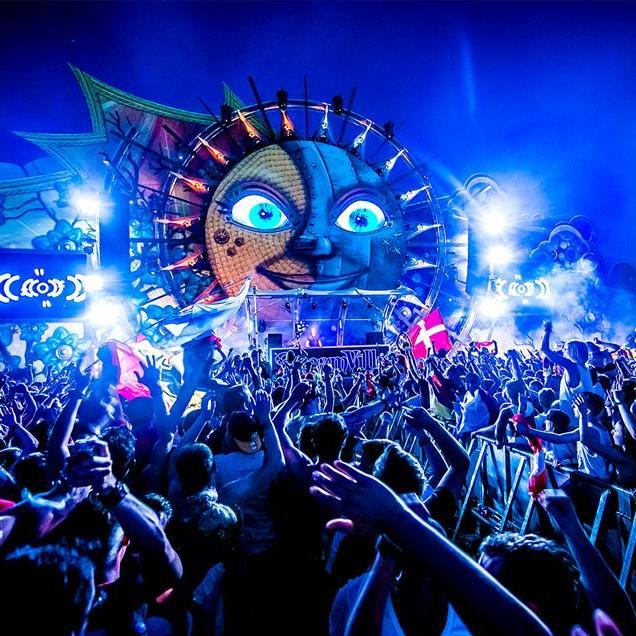 EDMDrops_'s profile picture. We show the best of electronic music #EDMDrops