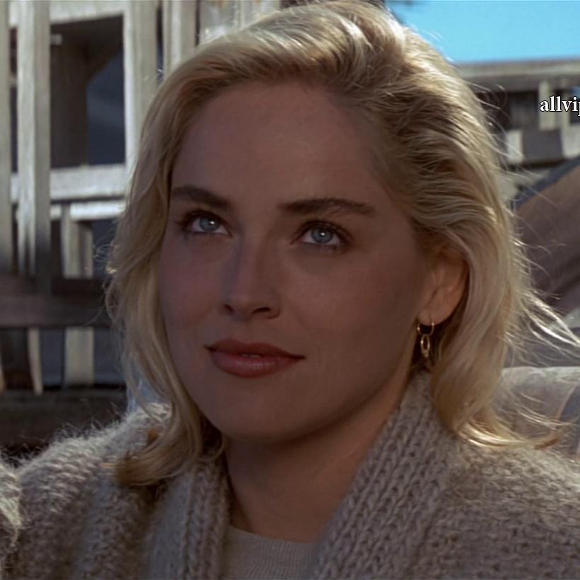 MyGingerRoots's profile picture. I'm the woman that made being a bisexual a dinner table topic. Actress, model, moll. Yes, I wear panties. #RP