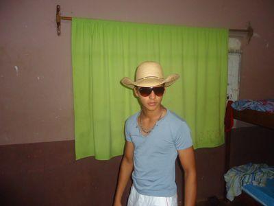 Tecnicoem agropecuaria, Jornalista, Professora de Inglês. Rondônia, fanática. Amo Viagens, Esportes, Praia, Natureza, Rap, Rock, Reggae, Ska, Techno e House!