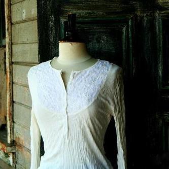 Ebay store selling designer clothing and accessories at great prices.
