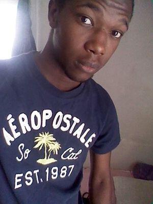 im jus me nthn special really.. I love dancing n listening to music everyday basically.. one thing I wana do n that's dance..