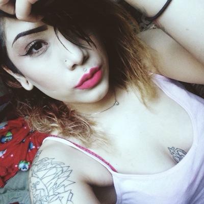 • 19 • Lesbian