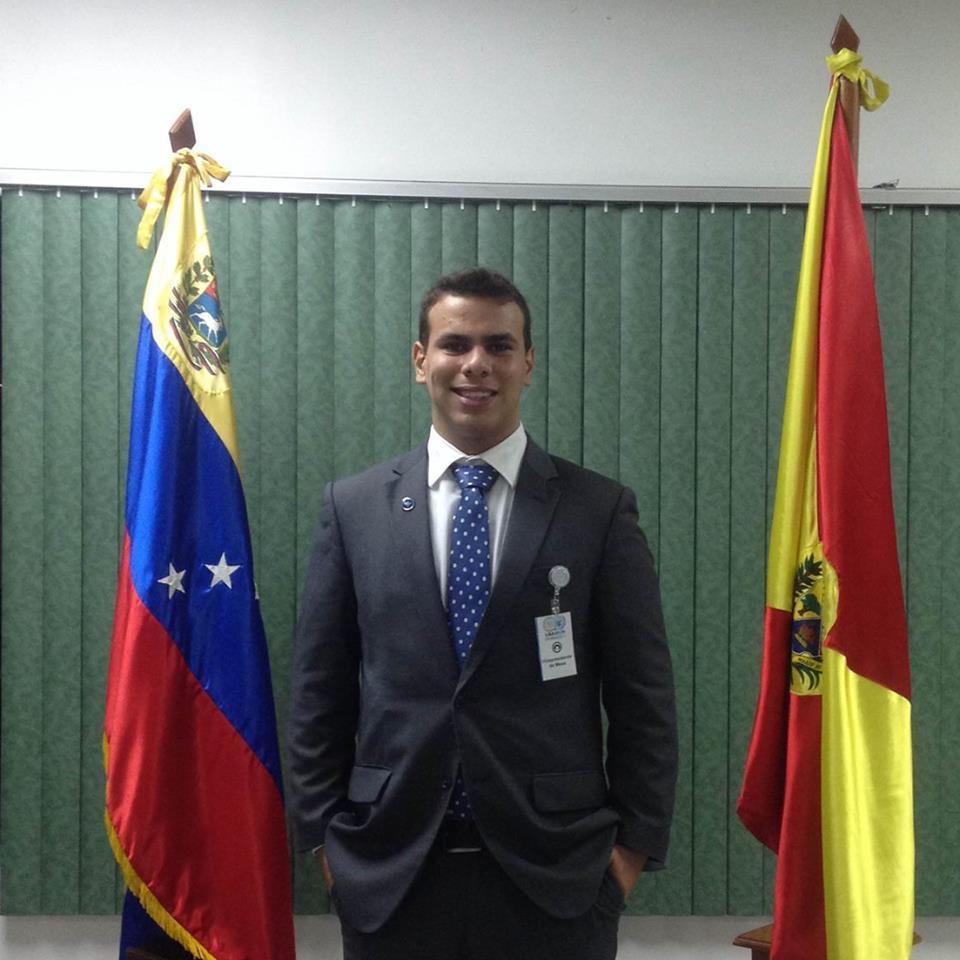 Venezolano, Estudiante de Contaduría Publica-UC   #LaMejorVzla #HalaMadrid .