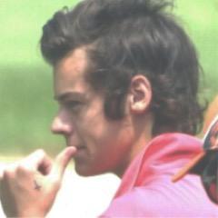 hxrrylikesdick's profile picture. follow @lolitaxhes she follows back. I promise