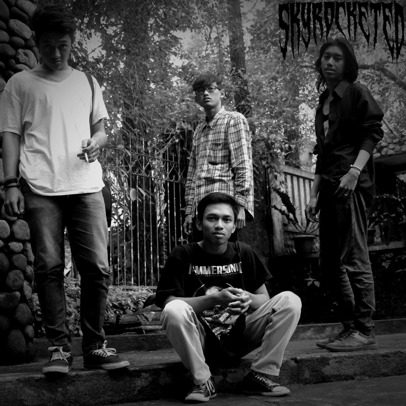 Skyrocketed_ID's profile picture. Skyrocketed official twitter page | CP: 088806657148 | - @af_ryandi  Guitar/Vocal - @argadwntr Cello/Vocal - @misterjempol_ Cello - @rahmatridho8 Drum | Anycore