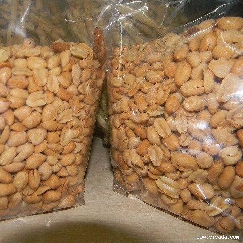 menawarkan kacang goreng rasa bawang | homemade | kualitas terjamin | email: kacangoreng.bawang@yahoo.com | CP: 082272312266 (via sms) | Banda Aceh