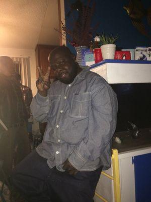 Loronburks's profile picture. 